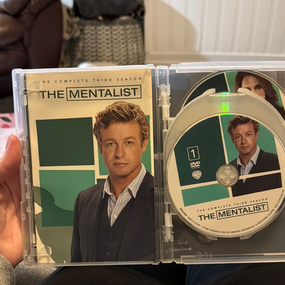 The Mentalist Season 3 DVD - Picture 3 of 5